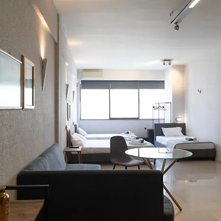 Center Iv By Casa D'oro